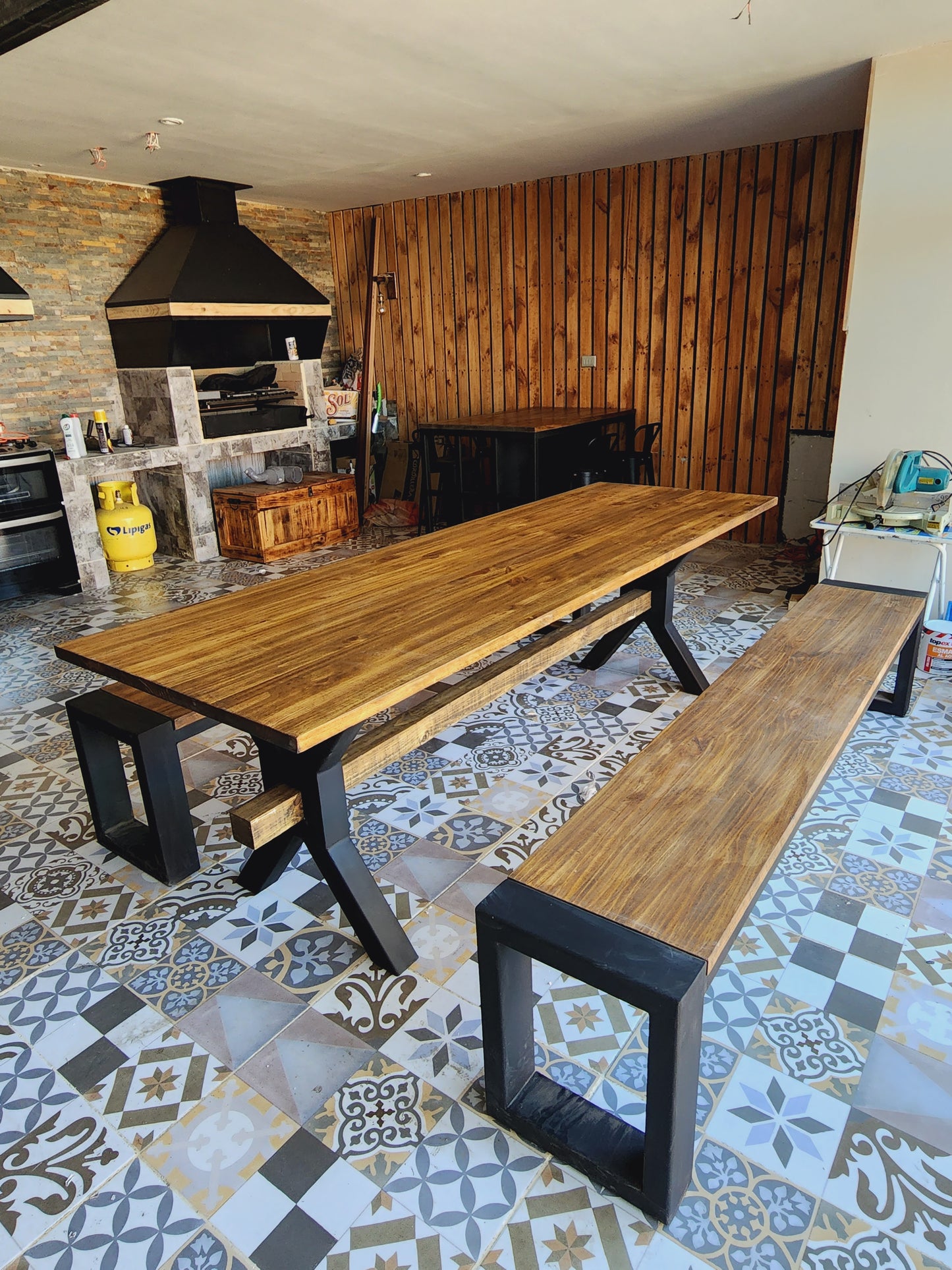 MESA DE QUINCHO 90×220×75 cm – Pino Radiata 300 mm + Base Metálica Reforzada