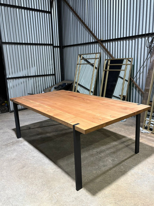 MESA DE RAULÍ – 45 mm Macizo + Base Metálica Premium