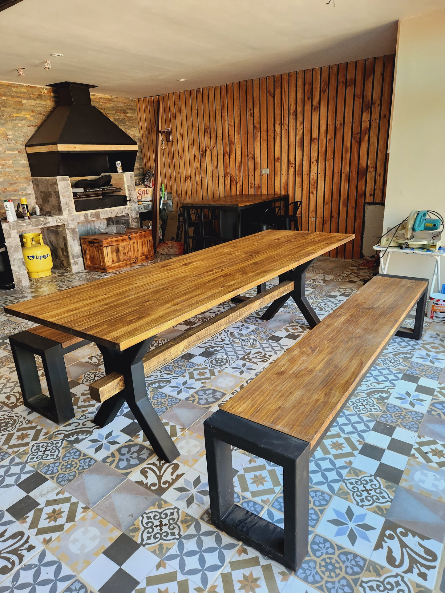 MESA DE QUINCHO 90×220×75 cm – Pino Radiata 300 mm + Base Metálica Reforzada