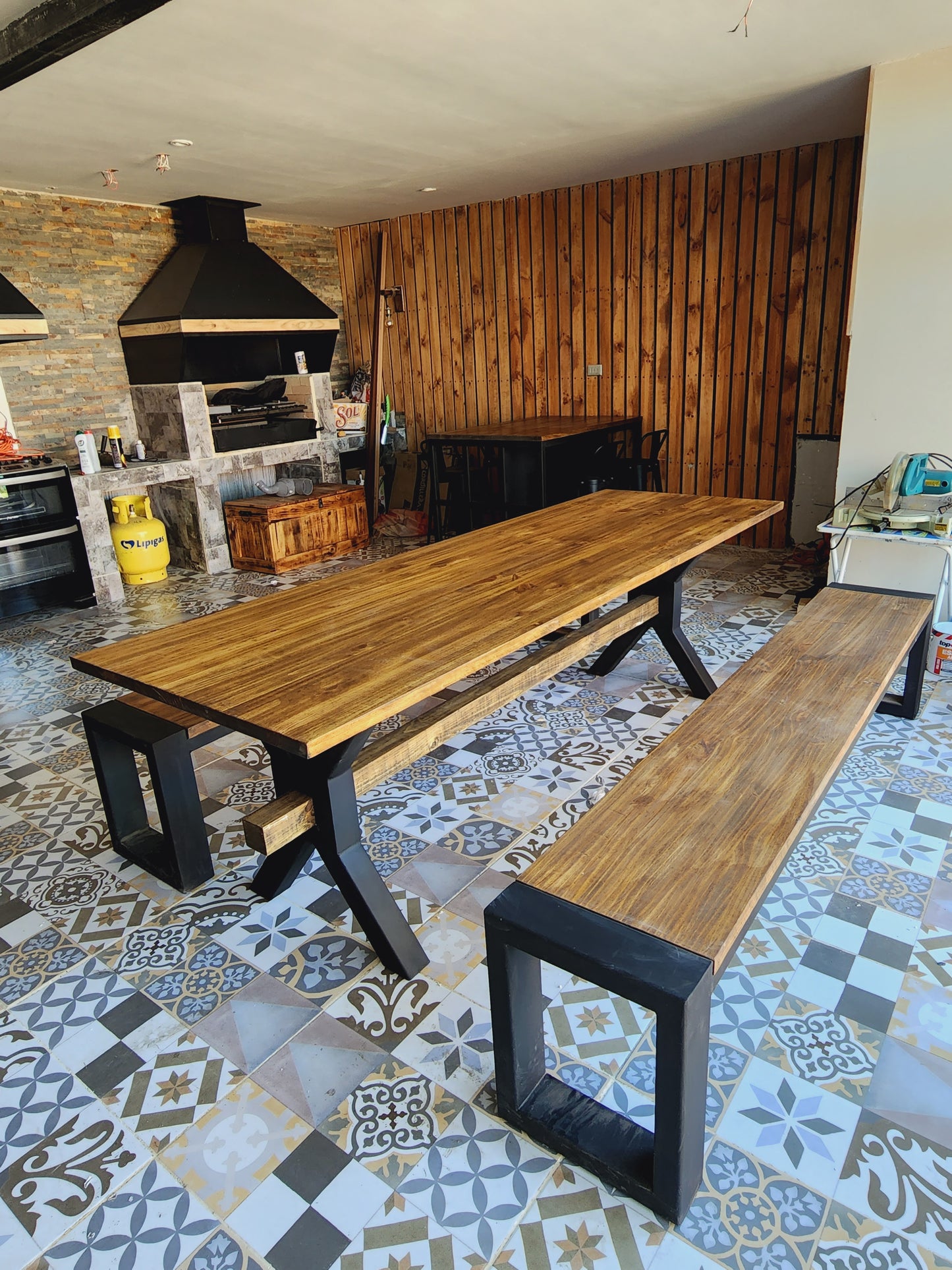 MESA DE QUINCHO 90×220×75 cm – Pino Radiata 300 mm + Base Metálica Reforzada