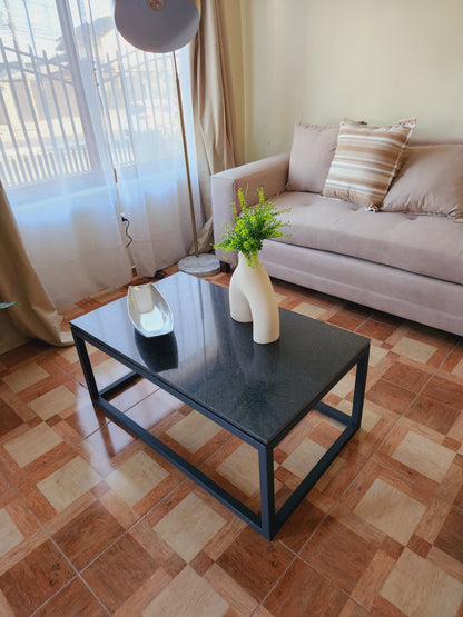 MESA DE CENTRO – Granito Negro + Estructura Metálica Negra