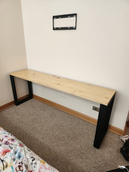 ESCRITORIO CORCHETE – 180×60×75 cm – Pino Radiata 30 mm + Estructura Metálica