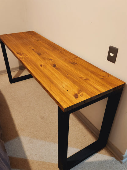 ESCRITORIO CORCHETE – 180×60×75 cm – Pino Radiata 30 mm + Estructura Metálica