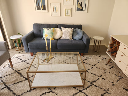 MESA DE CENTRO 60×100×45 cm – Vidrio Templado + Mármol Carrara + Estructura Dorada