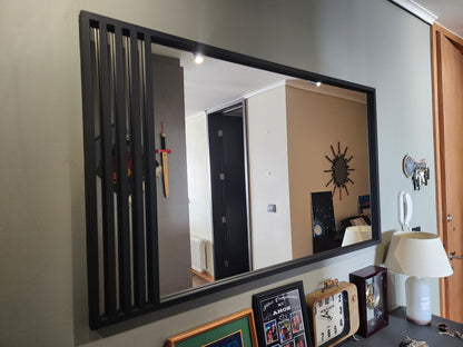 ESPEJO – Marco Negro con Diseño Lateral de Barras