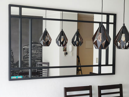 ESPEJO – Marco Negro con Divisiones Gruesas Estilo Arquitectónico