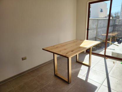 MESA DE COMEDOR – Pino Radiata 30 mm Vitrificado + Base Metálica en U