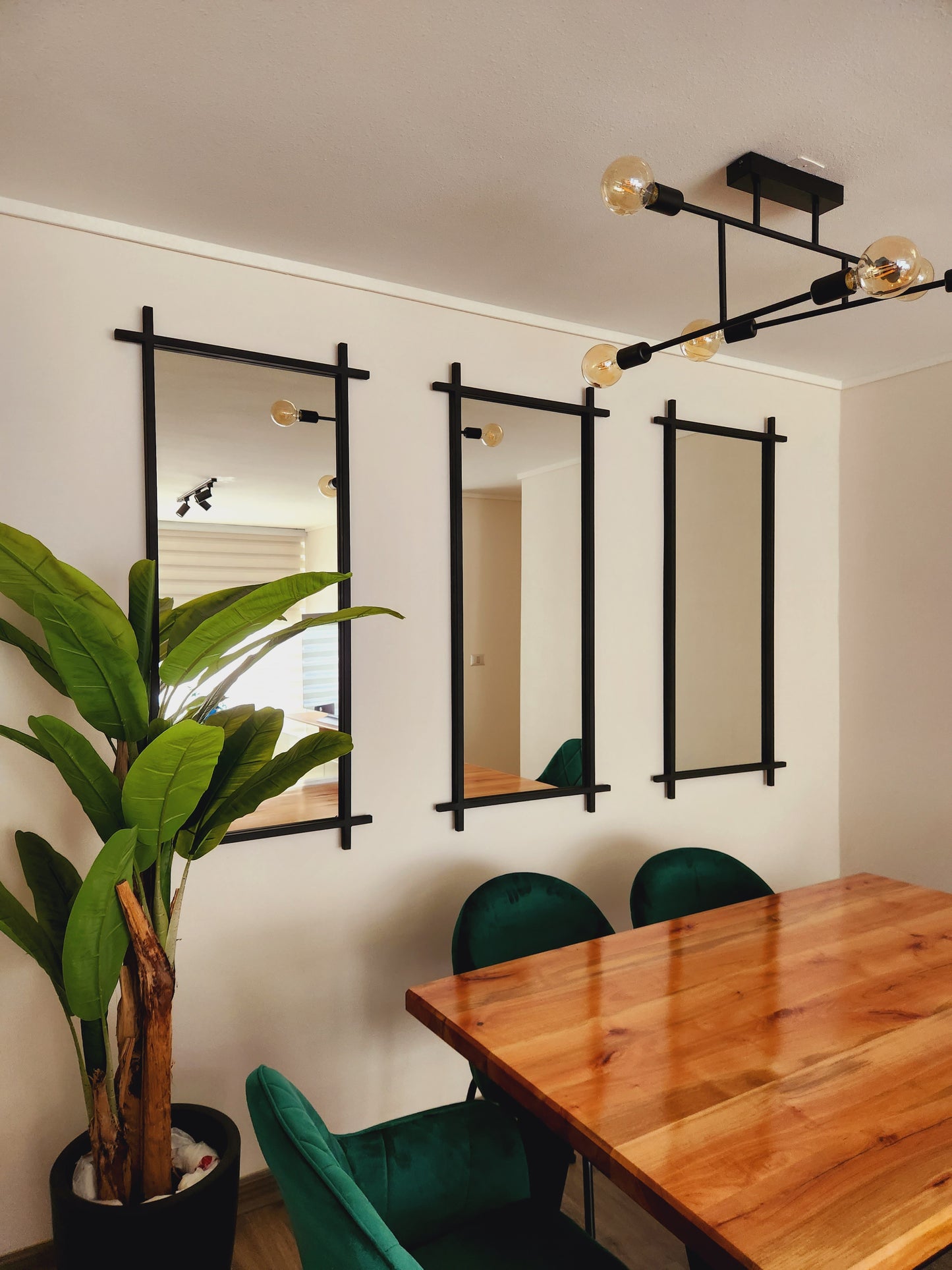 ESPEJO – Vertical Minimalista de Gran Altura para Espacios Amplios