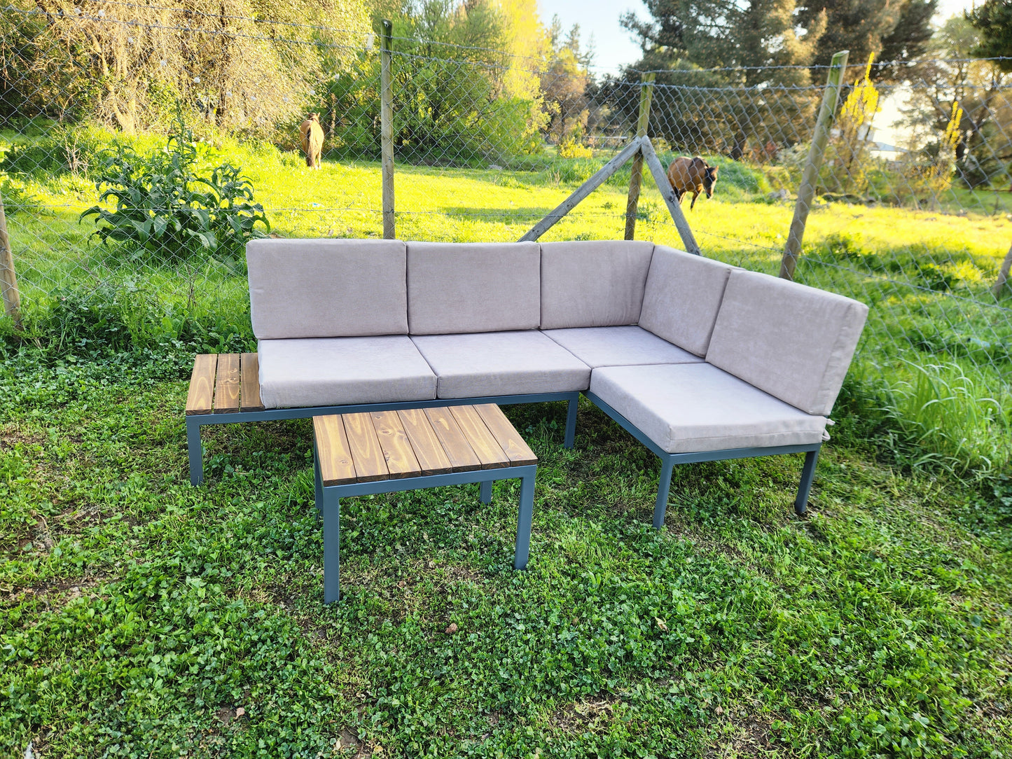 Juego de Terraza a Medida – Diseño Modular, Cómodo y Versátil