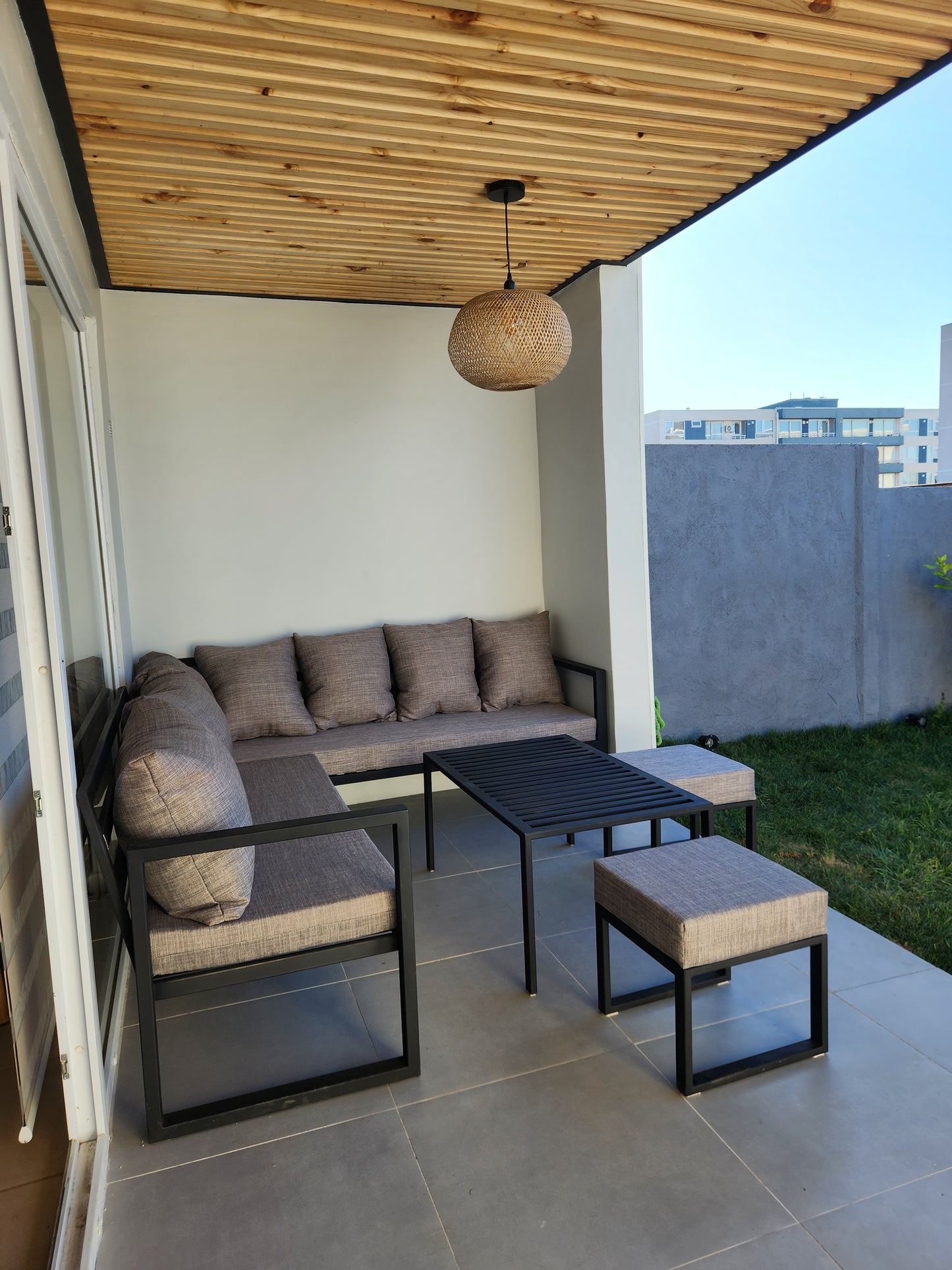 Juego de Terraza a Medida – Diseño Moderno y Máximo Confort