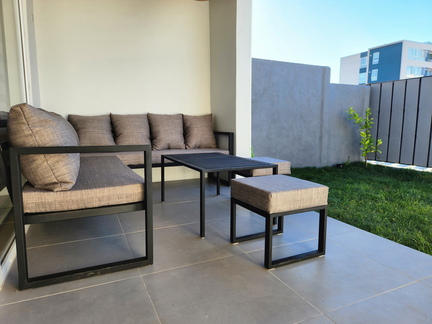 Juego de Terraza a Medida – Diseño Moderno y Máximo Confort