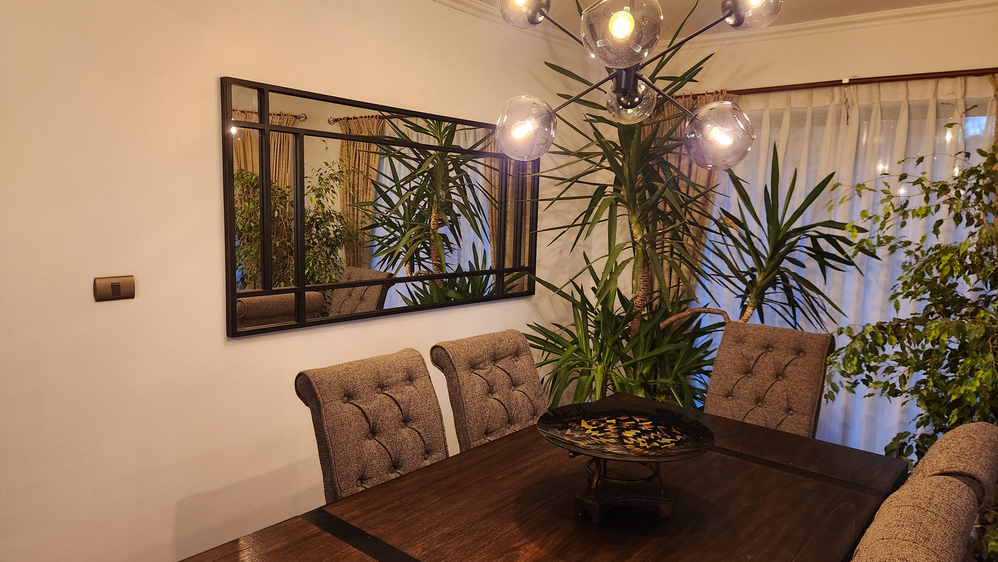 ESPEJO – Marco Negro con Divisiones Gruesas Estilo Arquitectónico