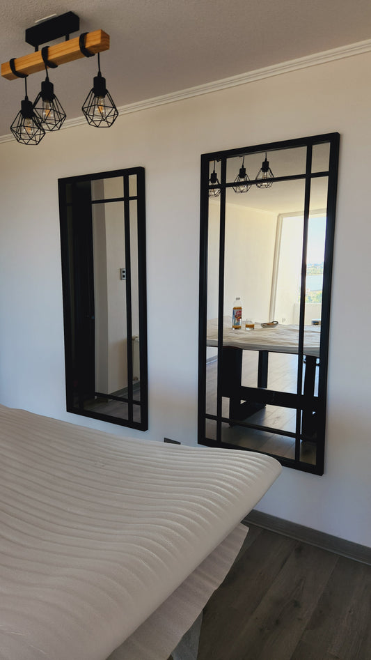 ESPEJO – Marco Negro con Diseño Modular Vertical