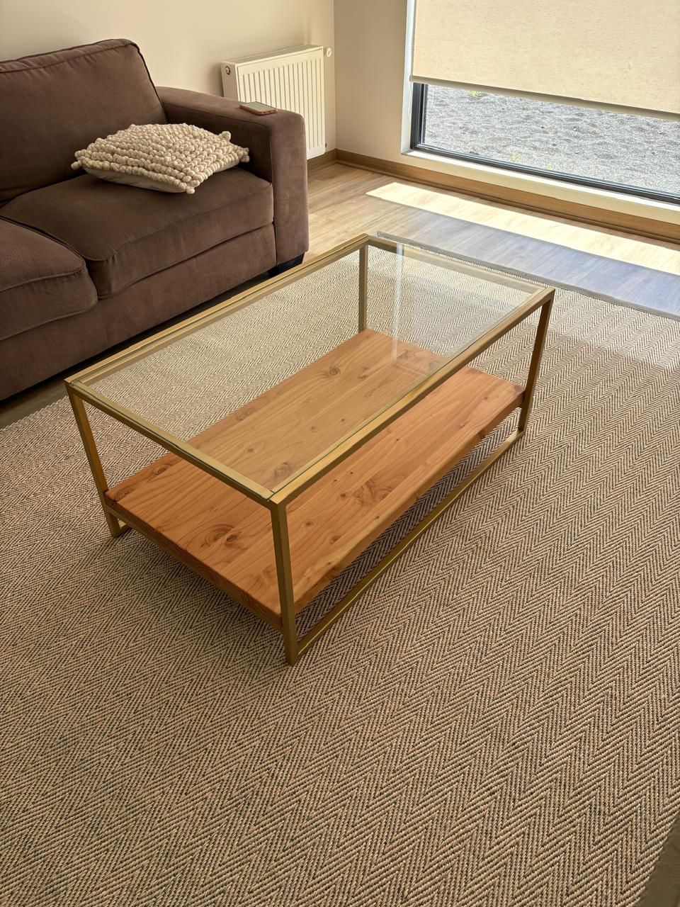 MESA DE CENTRO – Vidrio Templado + Pino Oregón + Estructura Dorada