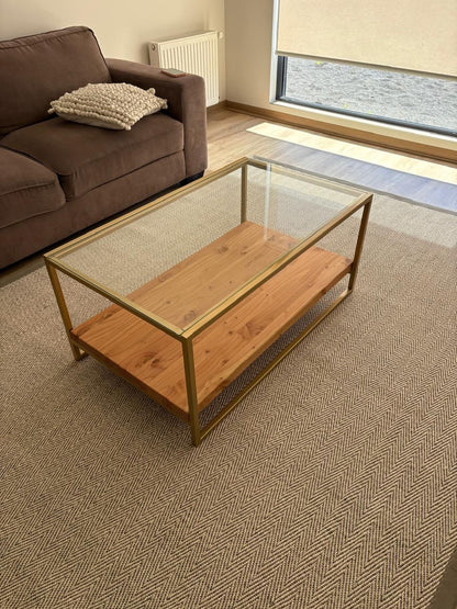 MESA DE CENTRO – Vidrio Templado + Pino Oregón + Estructura Dorada