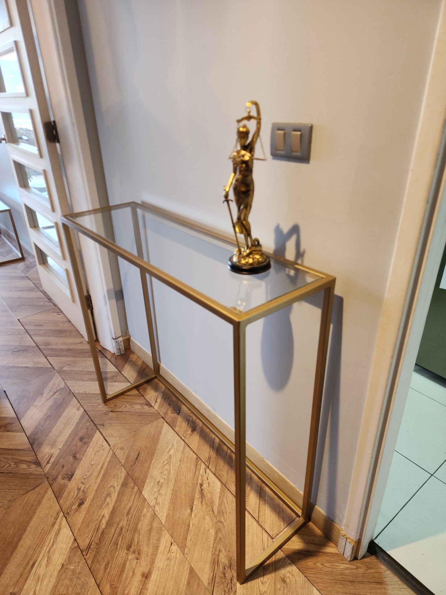 Arrimo 100×30×90 cm – Estructura Dorada + Cubierta de Vidrio