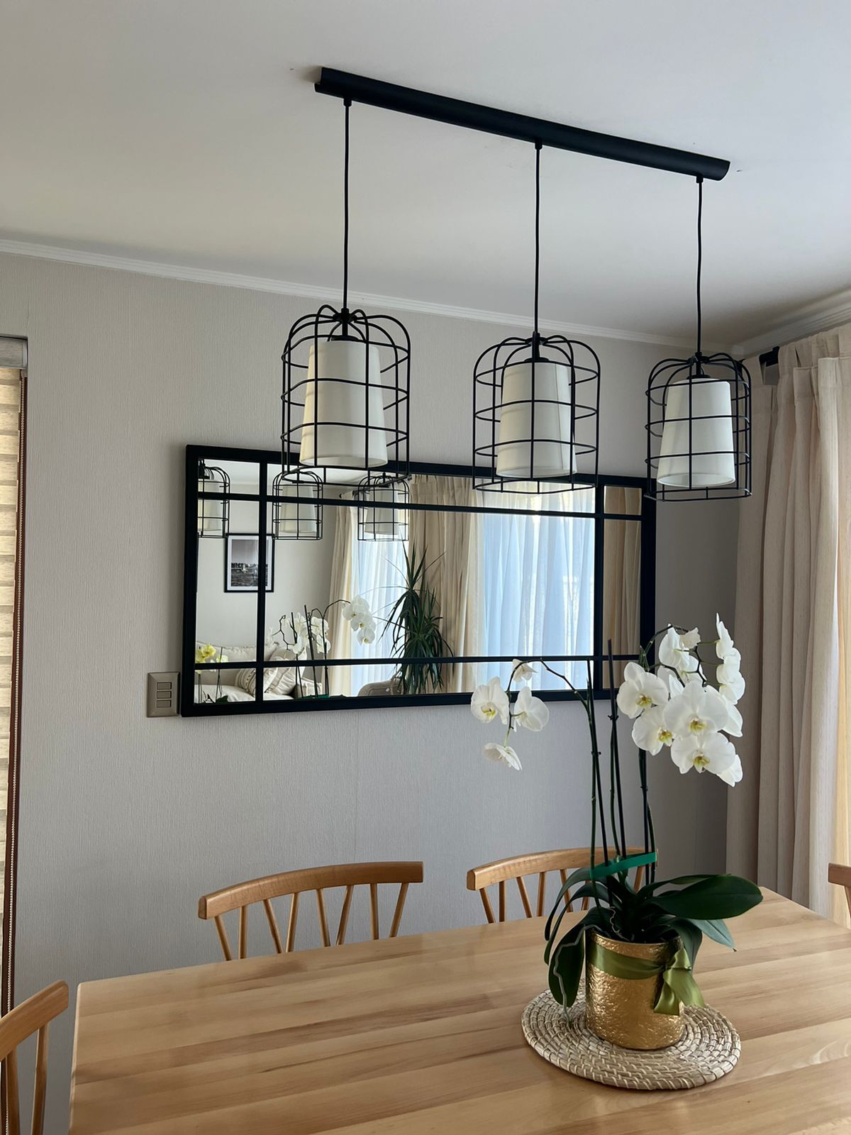 ESPEJO – Marco Negro con Diseño Modular Vertical