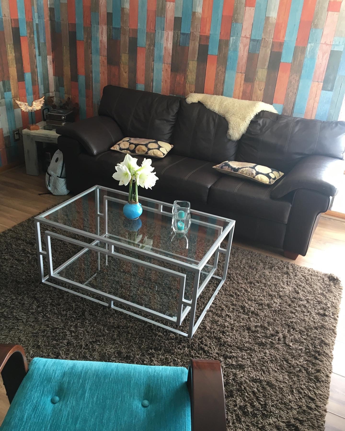 MESA DE CENTRO – Vidrio Templado + Estructura Metálica Plateada – Diseño Moderno Arquitectónico