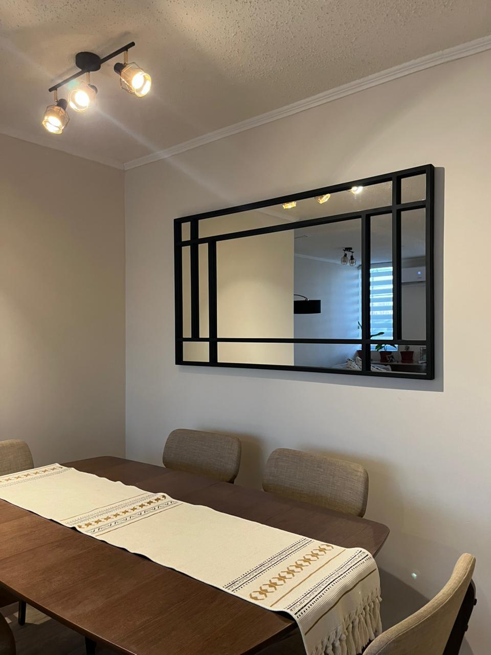 ESPEJO – Marco Negro con Divisiones Gruesas Estilo Arquitectónico