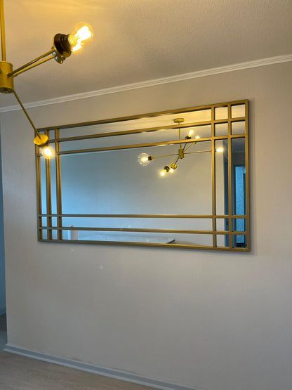 Espejo — Diseño Contemporáneo en Marco Metálico Negro