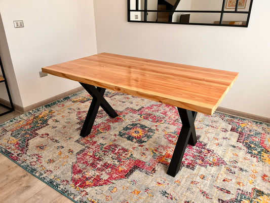 MESA DE COMEDOR MODELO X – Base Metálica + Cubierta en Pino Oregon o Radiata