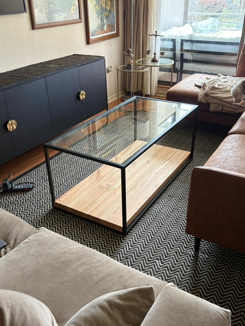 MESA DE CENTRO – Vidrio + Pino Oregón + Estructura Negra – Diseño Moderno & Cálido