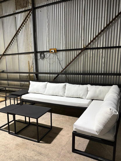 Juego de Terraza 4 – Diseño en L + Mesas Nido Laterales y Central